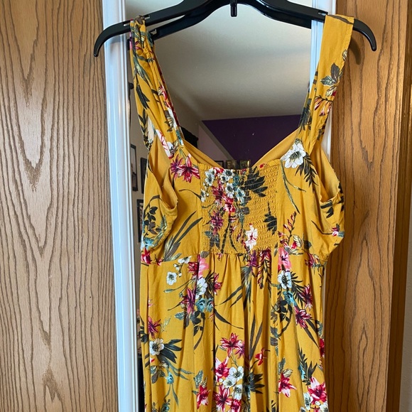 Dress - Picture 3 of 4